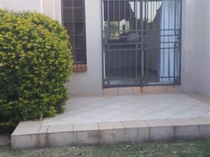 2 Bedroom Townhouse in Mooikloof Ridge