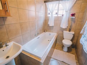 4 Bed House in Chantelle