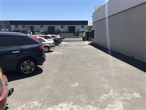 1175 m² Industrial space in Airport Industria