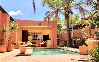 3 Bedroom Cluster in Johannesburg North