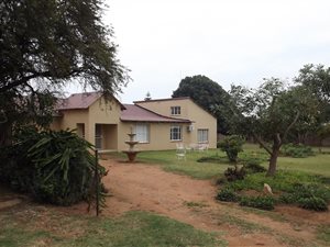 2.1 ha Farm in Strydfontein and surrounds