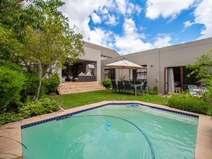 3 Bed House in Cedar Lakes