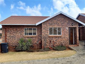 2 Bed Apartment in Grobler Park