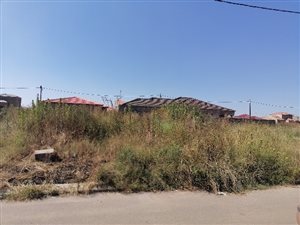 250 m² Land available in Golden Gardens