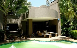 5 Bedroom House in Silver Lakes Golf Estate