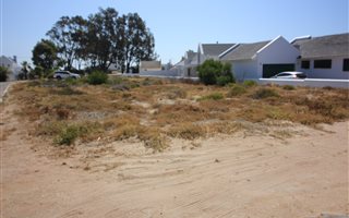 690 m² Land available in Golden Mile
