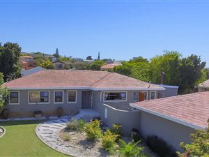 4 Bedroom House in Loevenstein