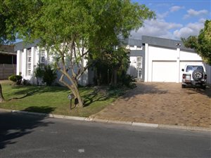 5 Bed House in Amandelsig