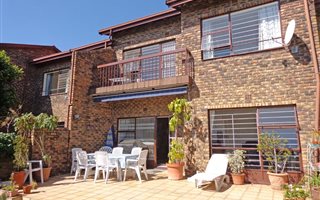 4 Bedroom Townhouse in Bedford Park