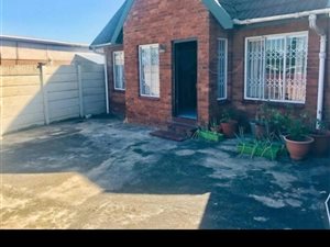 3 Bed Apartment in Cleland