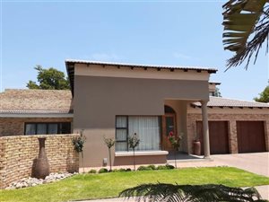 4 Bed House in Libradene