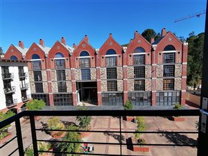 2 Bed Apartment in Onder Papegaaiberg