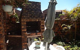 2 Bedroom Townhouse in Lovemore Heights