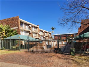 2 Bed Apartment in Waterkloof Glen