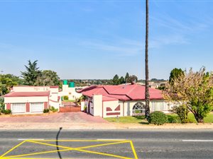 9 Bed House in Birchleigh