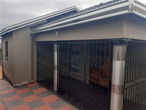 3 Bed House in Tembisa