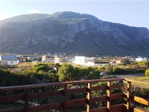 11 Bed House in Bettys Bay