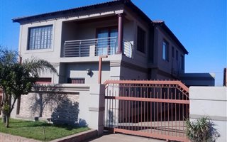 5 Bedroom House in Kwaguqa