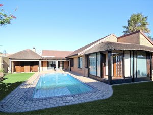 4 Bed House in Zeekoevlei