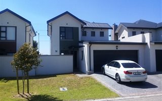 3 Bedroom Townhouse in Buh Rein Estate
