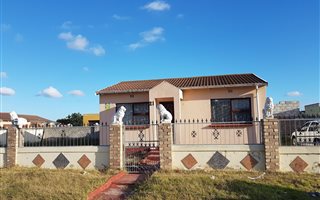 2 Bedroom House in Kwadwesi