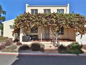 3 Bed Townhouse in Simonswyk