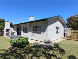 6 Bed House in Levalia