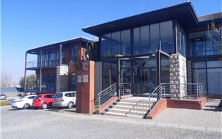 416 m² Office Space in Meyersdal