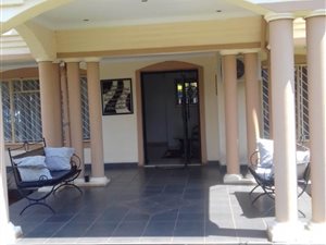 5 Bedroom House in Erasmia