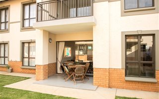 2 Bedroom Flat in Mooikloof Equestrian Estate