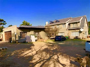 6 Bed House in Lombardy East