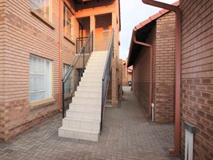 3 Bed Apartment in Hazeldean (Silverlakes Surroundings)