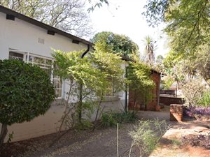 3 Bed House in Fontainebleau