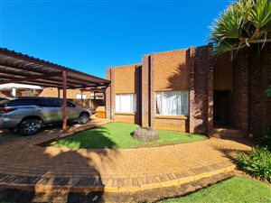 5 Bed House in Flora Park