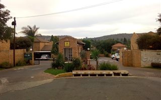 3 Bedroom Townhouse in Strubens Valley