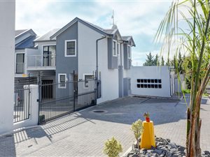 3 Bed Townhouse in Durbanville Central