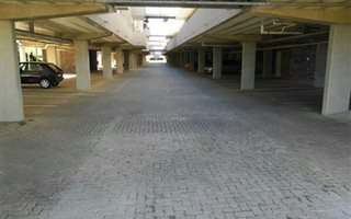 2 Bedroom Flat in Midridge Park