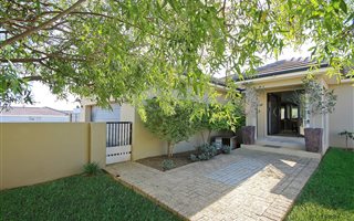 3 Bedroom House in Dennegeur