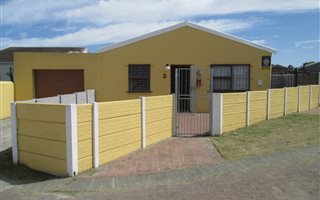 3 Bedroom House in Blue Downs