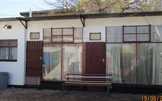 1 Bedroom Garden Cottage in Krugersdorp North