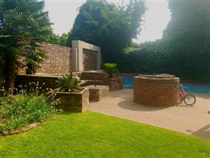 4 Bed House in Flora Gardens