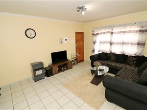 2 Bed Flat in Kempton Park Central