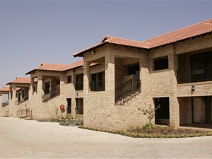 2 Bedroom Apartment in Monument