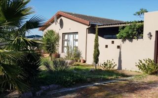 3 Bedroom House in St Dumas