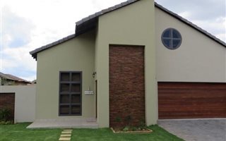 4 Bedroom Townhouse in Wilkoppies