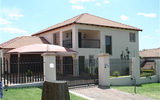 3 Bedroom House in Safarituine