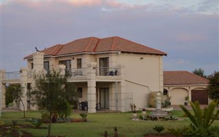 6 Bedroom House in Grootfontein Estate