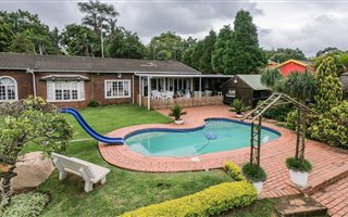 4 Bedroom House in Waterfall