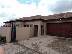 3 Bed House in Amberfield Manor