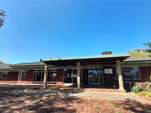 450 m² Commercial space in Clubview